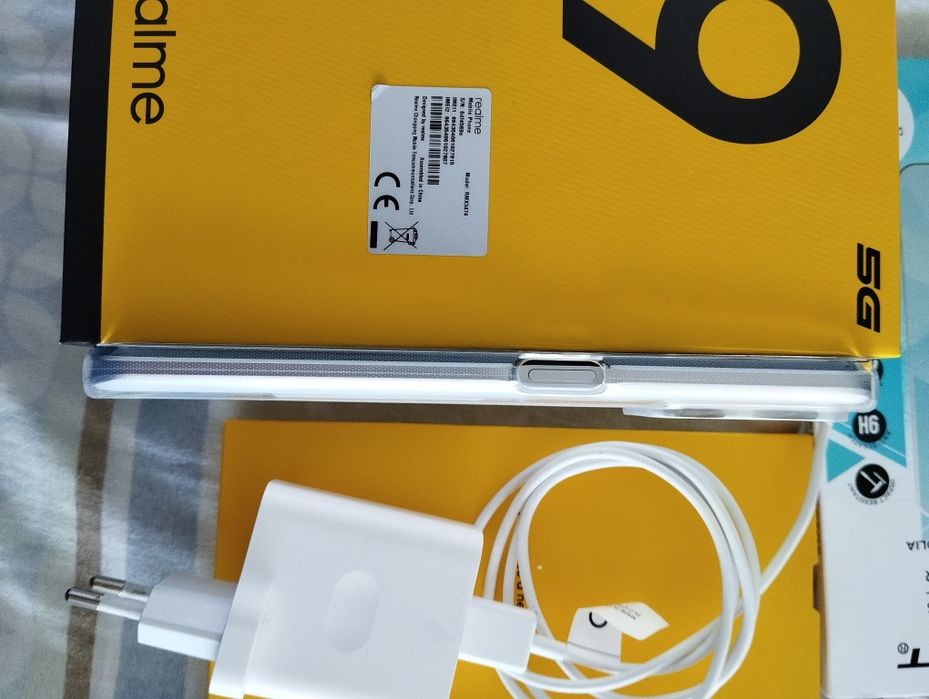 Realme 9. 5G Телефона е в перфектно състояние.