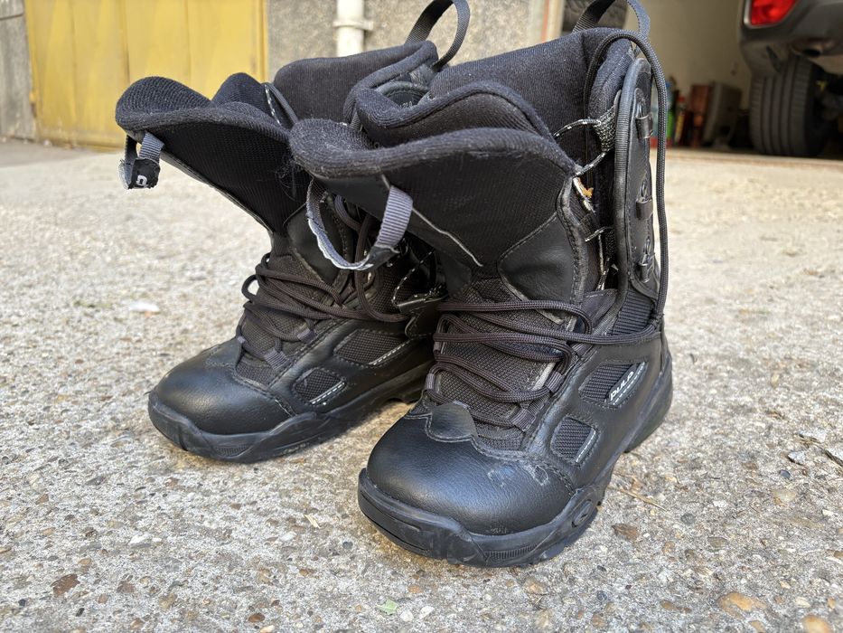 Детски сноуборд обувки 22см
