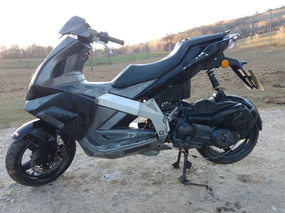 Scuter Aprilia Derbi  de 250