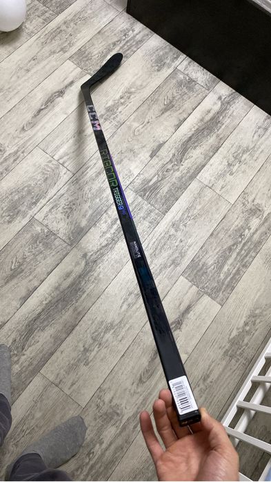 Продам новую клюшку правый хват