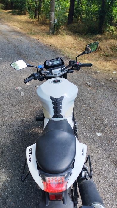 Hyosung GT650 Naked (nu Suzuki Yamaha Honda Kawasaki))