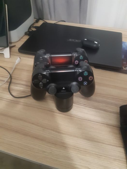 Продам PlayStation 4  1 TB