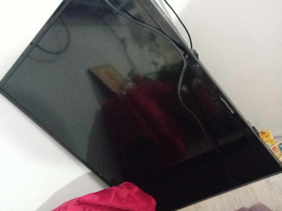 vând telivizor pt piese