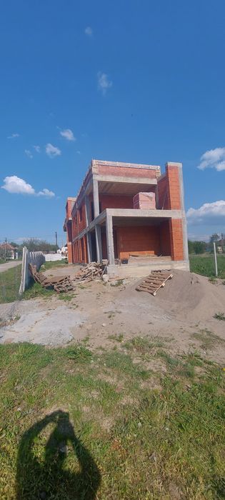 Vand casa in rosu in Viile Satu Mare