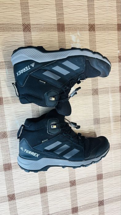 Ботушки  -Adidas .Номер 36 2/3