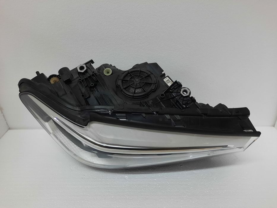 Far faruri  bmw G30 G31  seria 5 led adaptiv dreapta