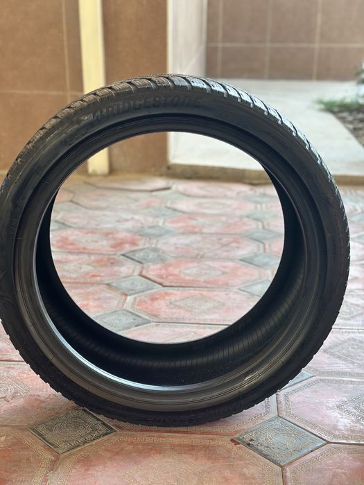 Шины 235/40/19 зимние