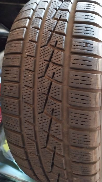 Vând 2 cauciucuri echipate cu jante !
