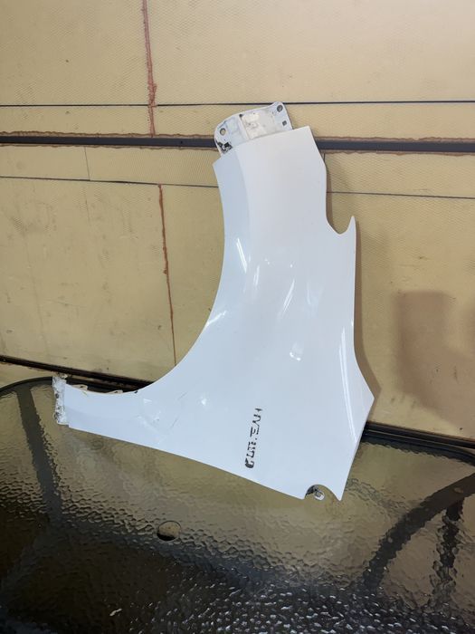 aripa stanga fata toyota yaris