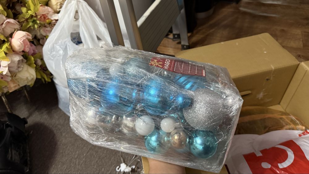 Продам ёлку с игрушками