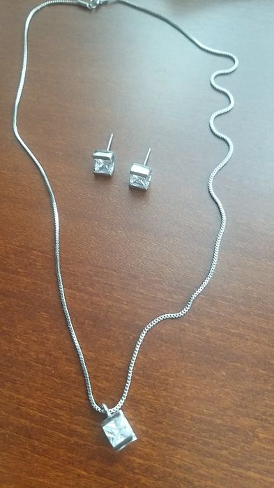 Колие и обици, медицинска стомана,