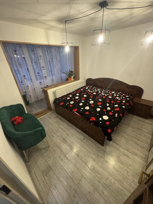 Inchiriez apartament cu 3 camere