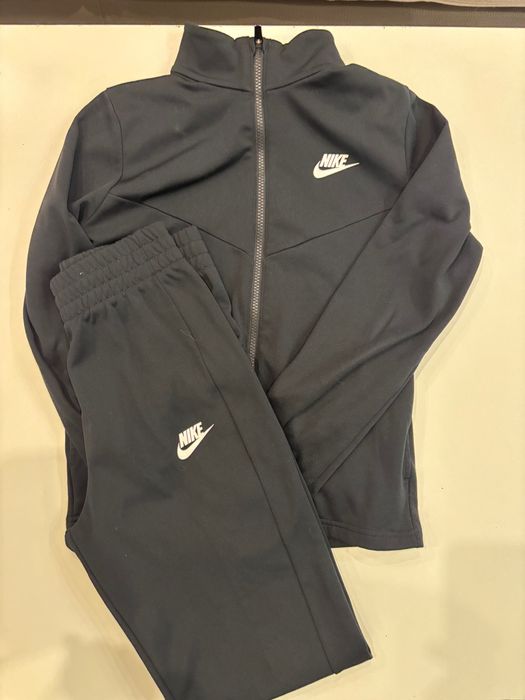 Анцунг Nike за моче