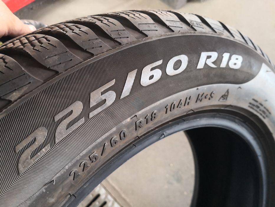 225 60 18 цола гуми като нови Pirelli dot 23