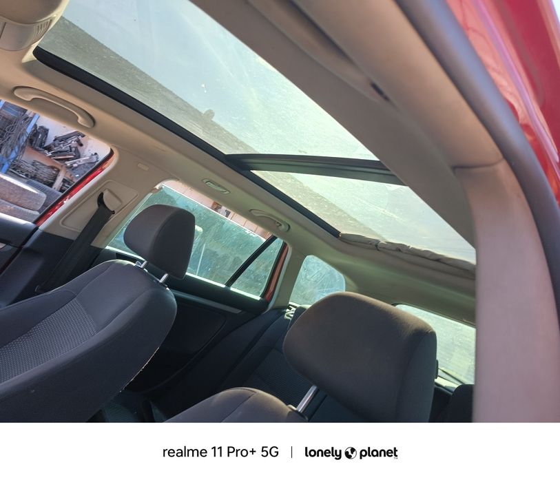 Dezmembrări uși geam oglinda planșa bord faruri radiatoare vw golf 5