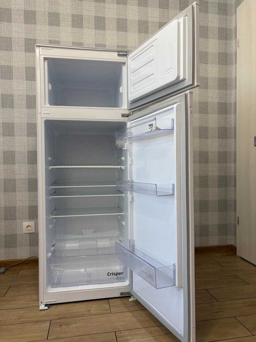 Хладилник за вграждане с две врати Beko BDSA250K4SN (220л, 144,8см)