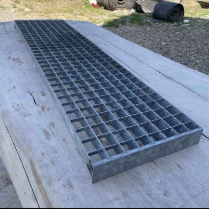 Trepte zincate galvanizate