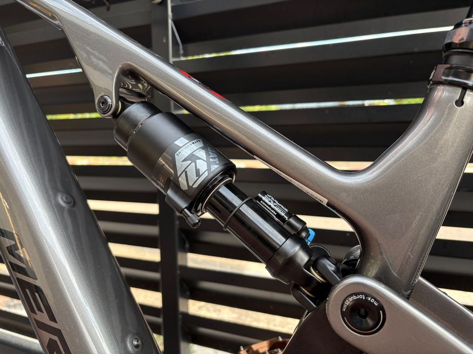 Bicicleta electrica enduro full suspension carbon MERIDA eOne-Sixty 7000