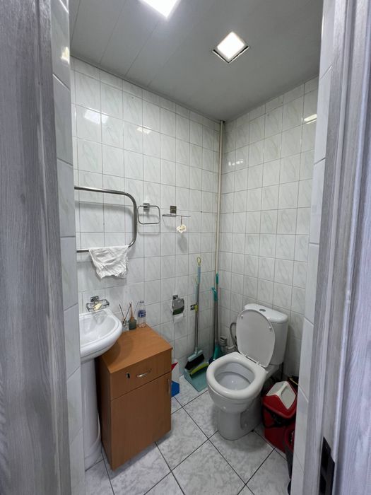 Сдается офис в центре В Айбеке! 91 квадратных ! Новый ремонт !!