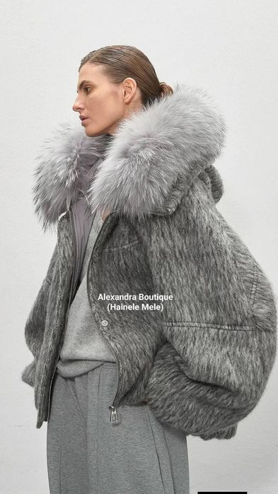 Geaca din lana naturala de oaie cu guler de vulpe