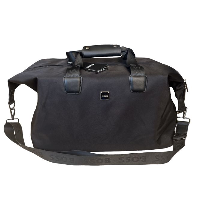 Мъжка пътна чанта Hugo Boss !