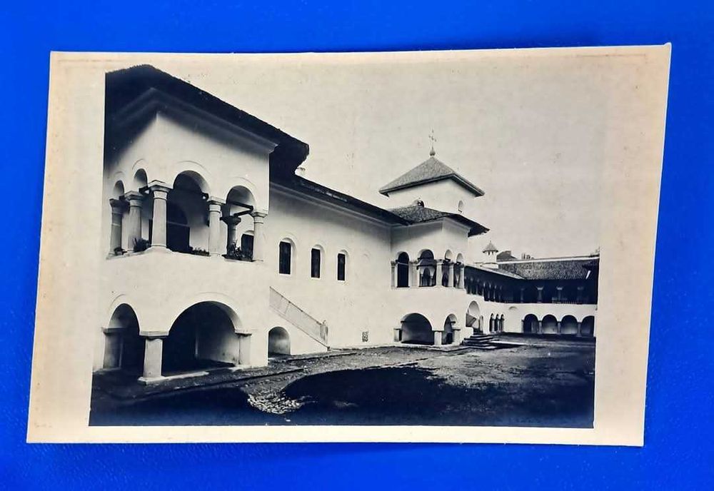 Set vederi fotografice cu Manastirea Horezu, monument UNESCO