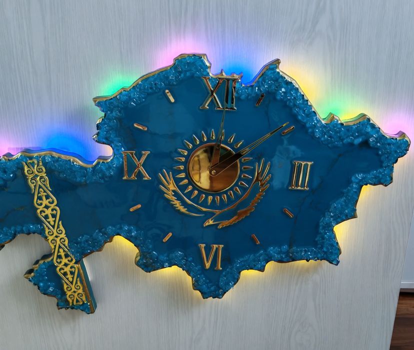 Продам часы. Ручная работа.