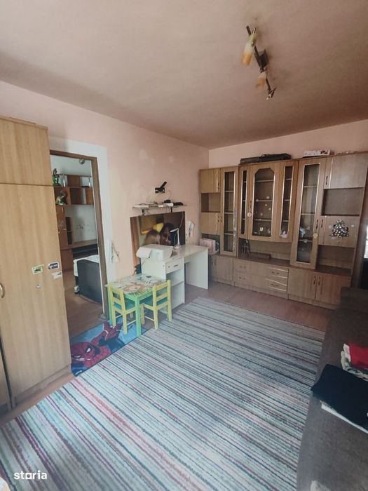 Vând apartament 2 camere et 1 din — fotografia 1