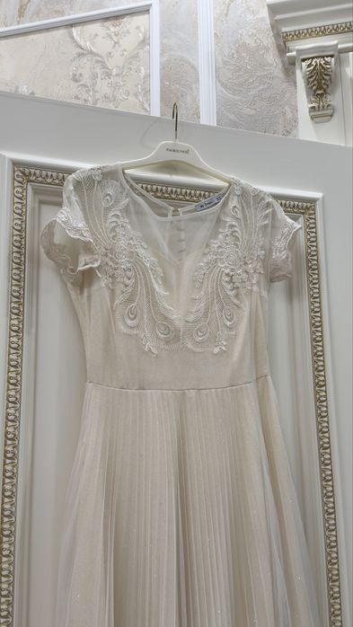 Платье с узорами