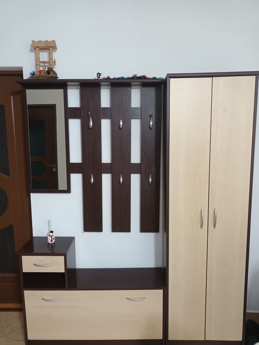 Vând cuier în stare foarte bună!