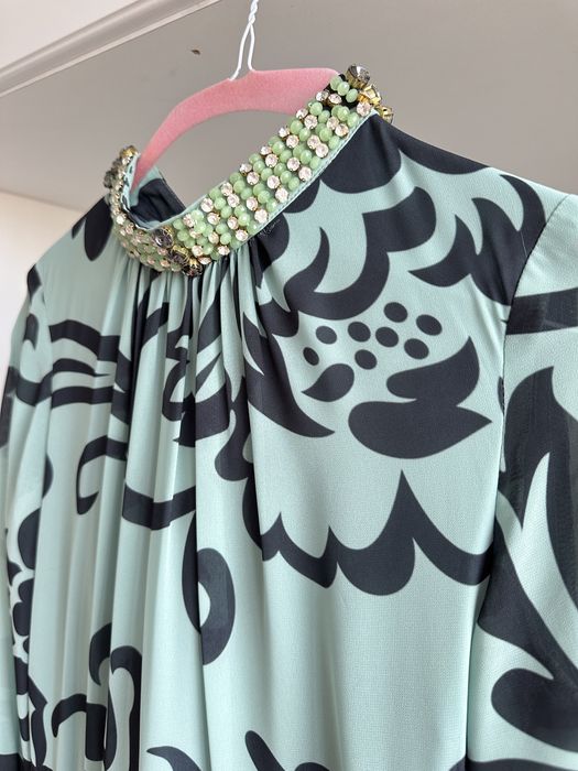 Продам вечернее платье, размер 44 (М) носила 2 раза