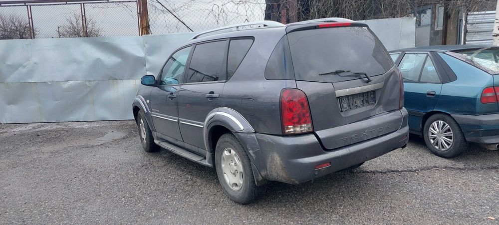 Ssangyong REXTON 2.7 cdti , Санг Йонг Рекстон на части! 
Януари 2006