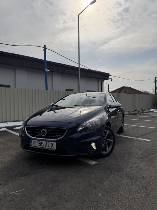 volvo v40