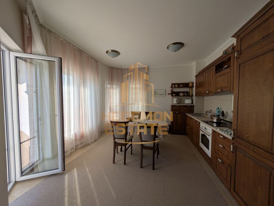 Къща в Варна, област-м-т Манастирски рид площ 865 цена 585000