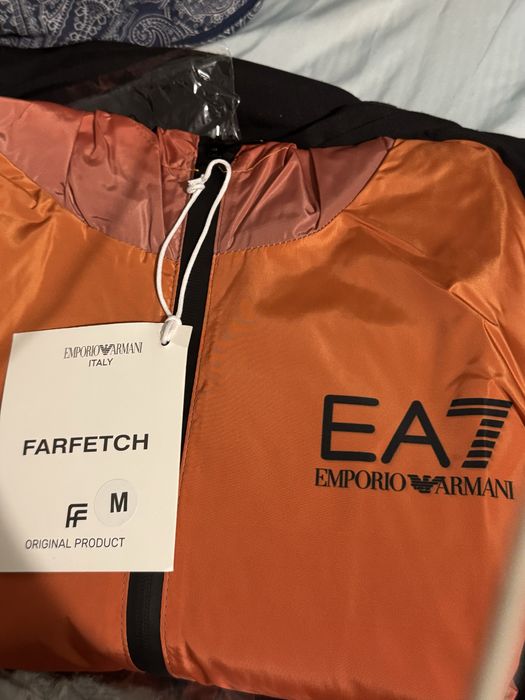Яке Armani Exchange.Налични размери S,M,L,Xl,2Xl