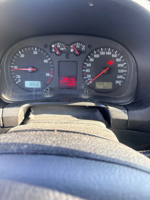 Golf4, 1,9TDI,mașina funcționează bine.mai multe detalii la telefon
