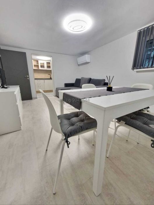 Тристаен новообзаведен апартамент под наем в Аксаково