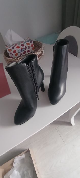 Botine dama Marca Buffalo Nr.38
Piele naturala