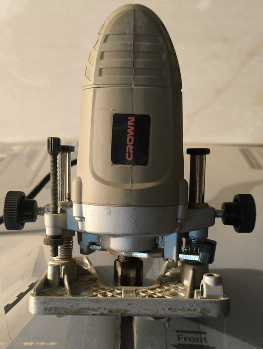 Elektr frezer Crown CT11020