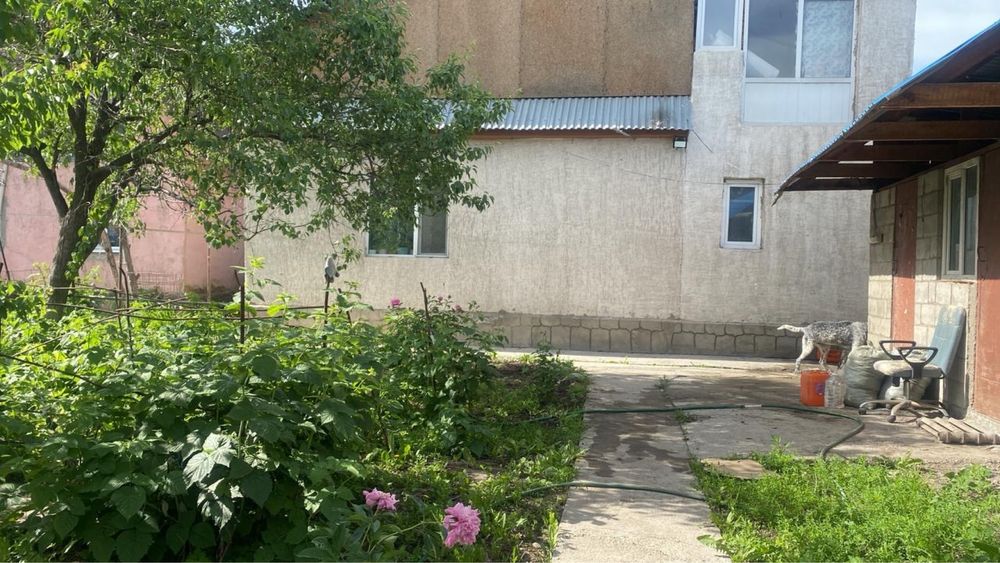 Продается двухэтажный дом