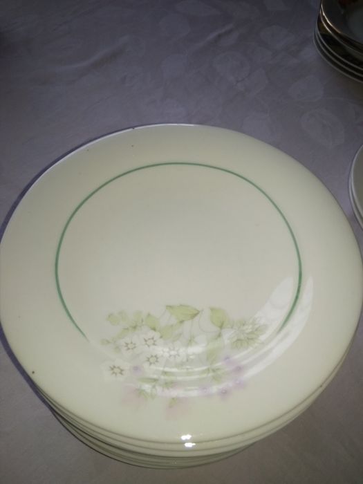 Порцеланови чинии