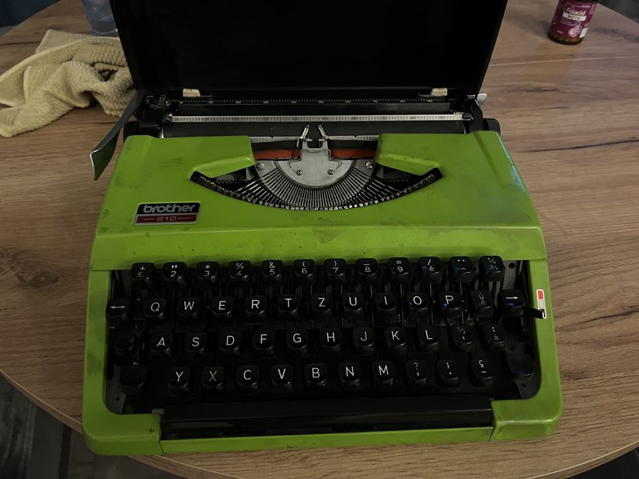 Пишеща машина typing writer