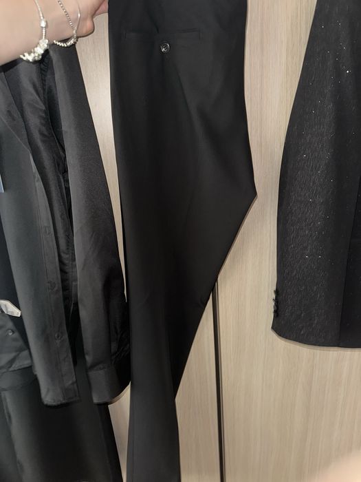 мъжки абитуриентски костюм