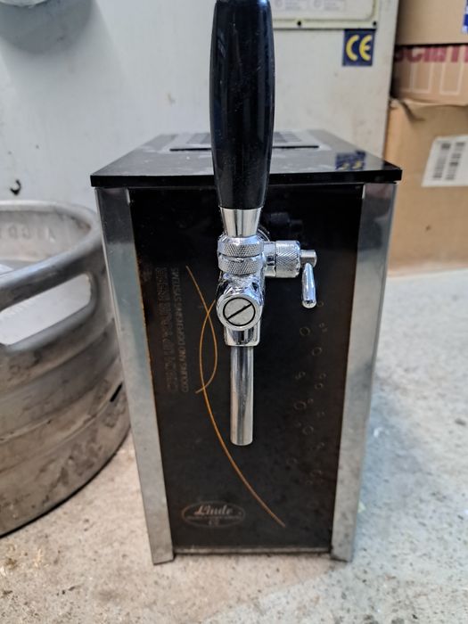 Dozator LINDR  bere vin limonadă etc