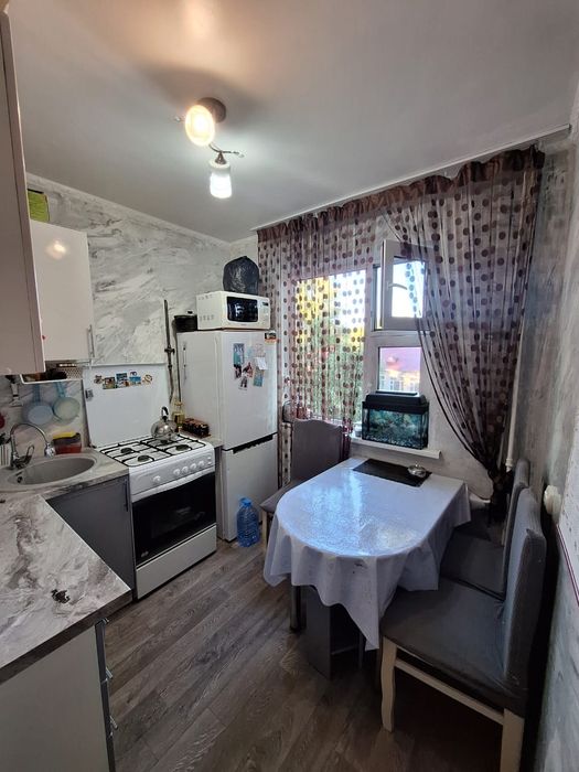 Продаётся 3 комн в центре заходи и живи