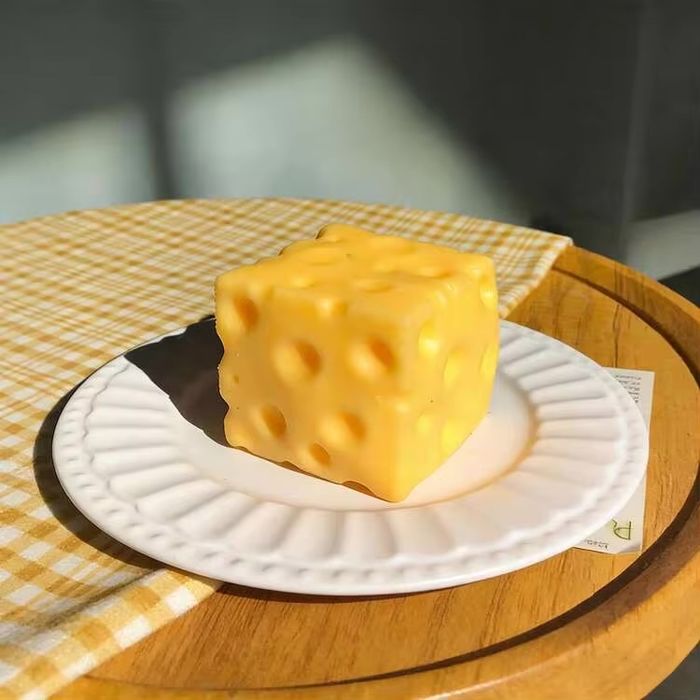 Oversize Cheese squishy/играчка 17см Голямо Сирене скуиши