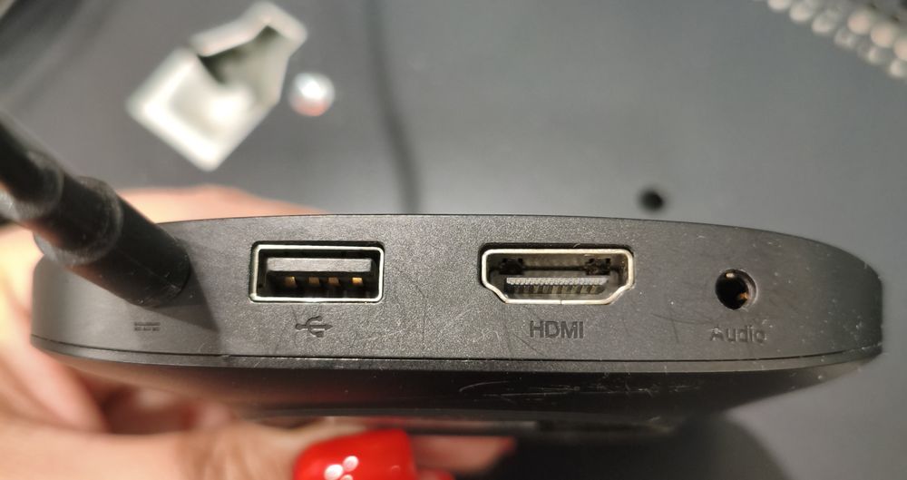 Продам приставку Xiaomi Mi BOX