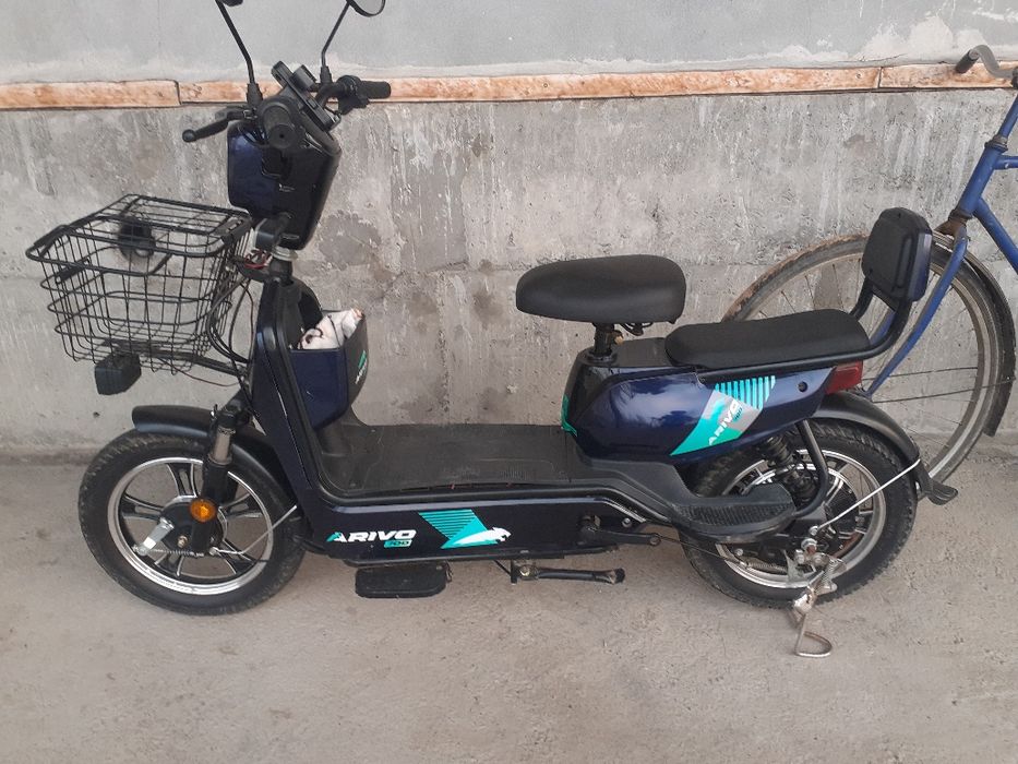 SKUTER ARIVO700 80 km yuradi