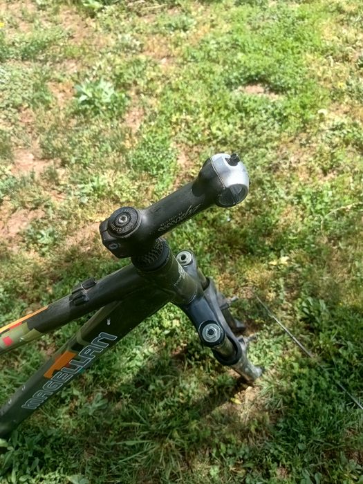 Vând cadru magela cu jenti