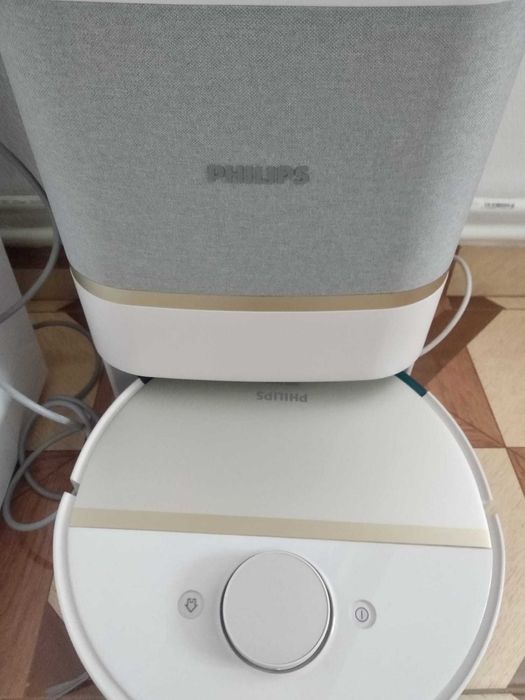 Aspirator robit Philips seria 7000